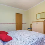 2 Bedroom Nice Apartment In Porec