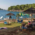 2 Bedroom Nice Apartment In Porec