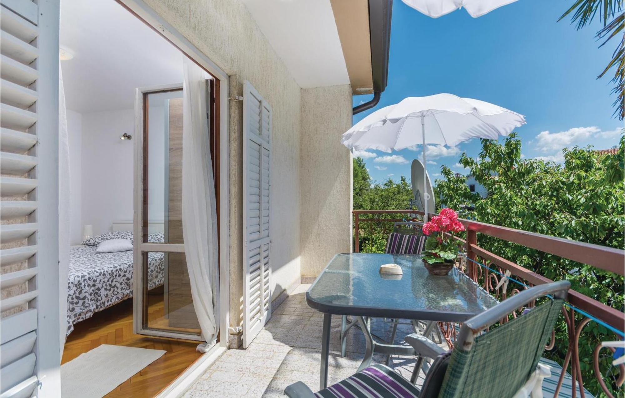 2 Bedroom In Apartment *