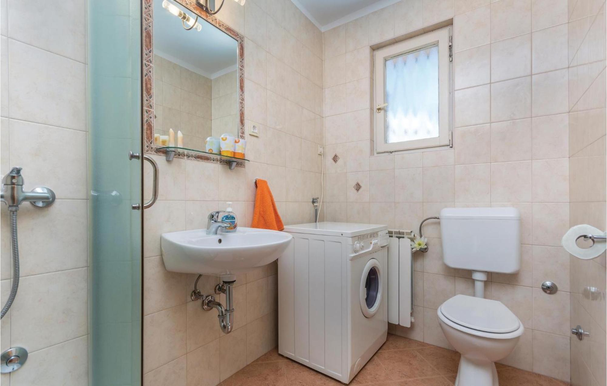 Apartment 2 Bedroom In *