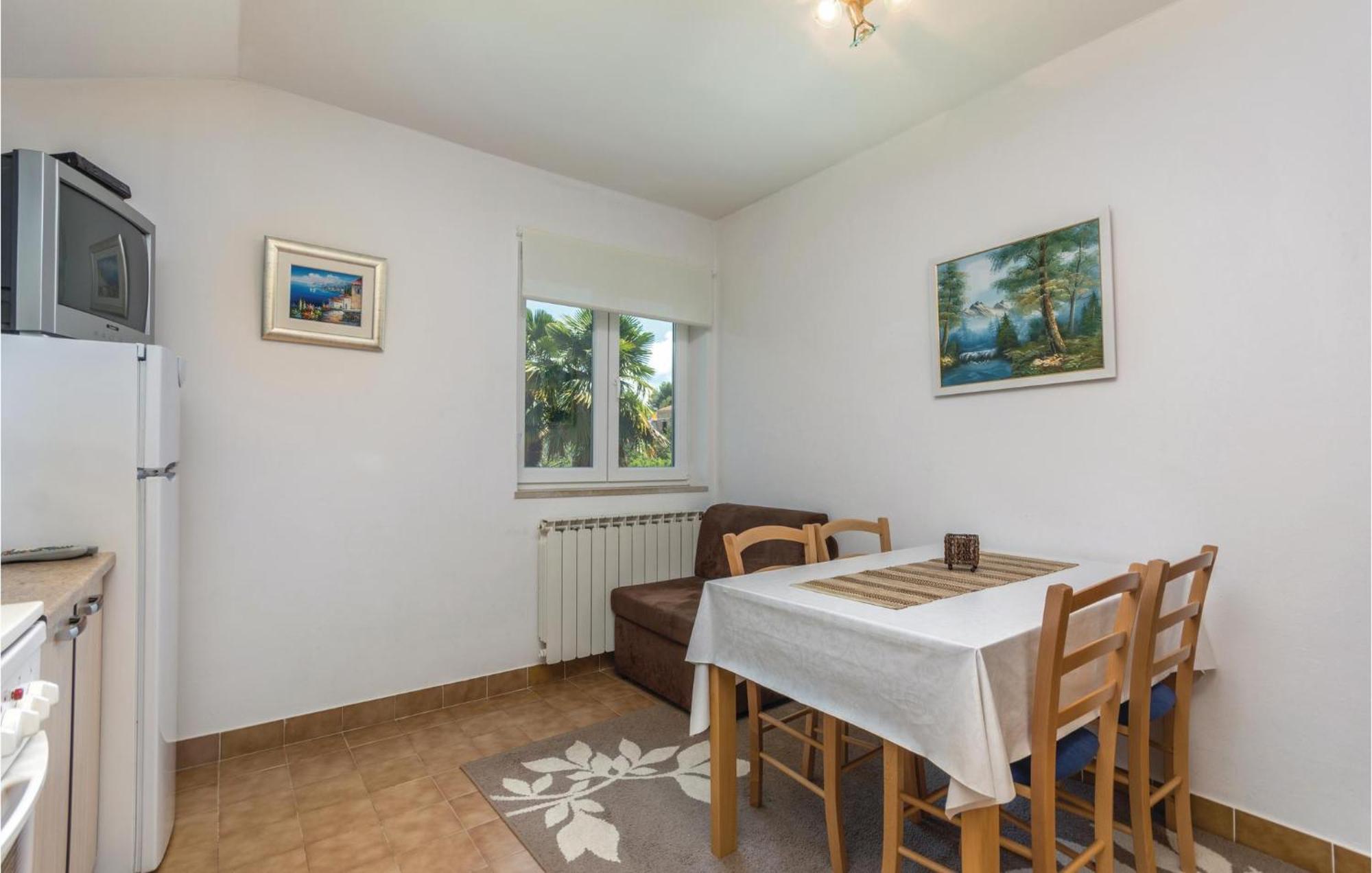 Apartment 2 Bedroom In *